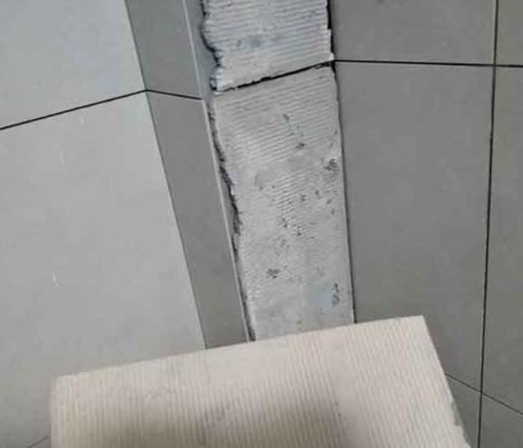 墨江瓷砖空鼓维修公司分享下厨房瓷砖脱落的补救措施。